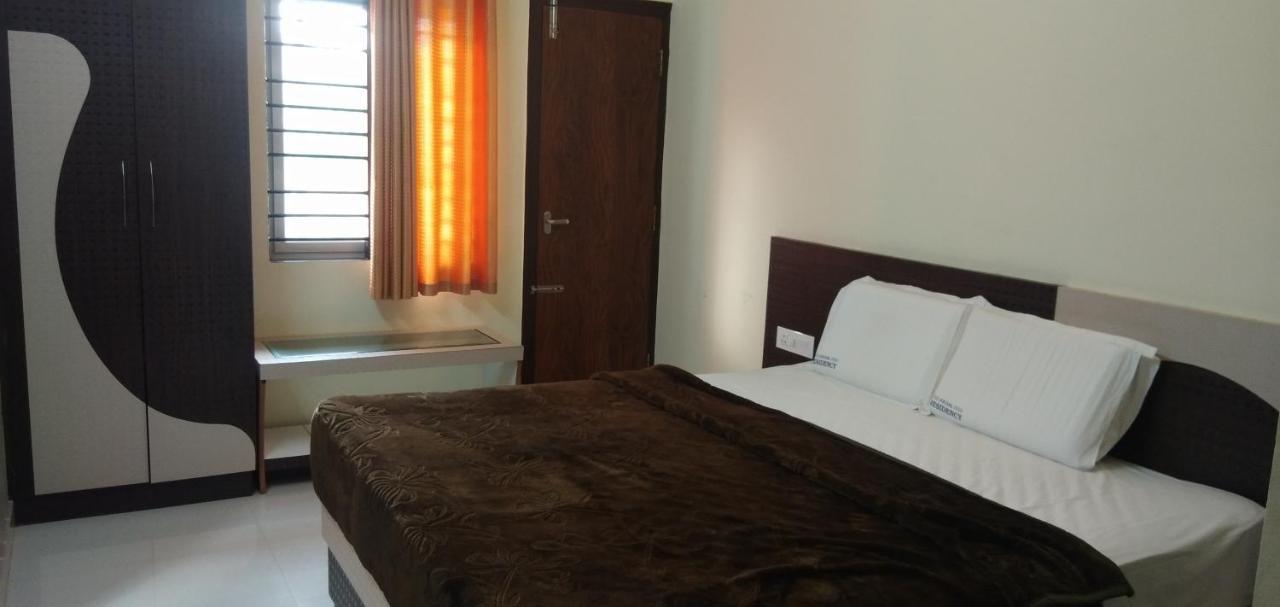 Hotel Joldal Residency à Chikmagalūr Extérieur photo