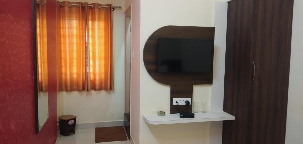 Hotel Joldal Residency à Chikmagalūr Extérieur photo